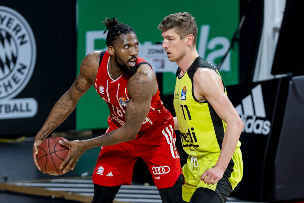 让他完全配 让他完全配